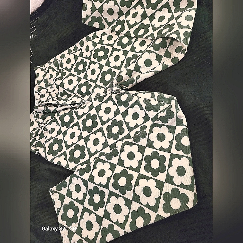 PacSun green daisy size 27